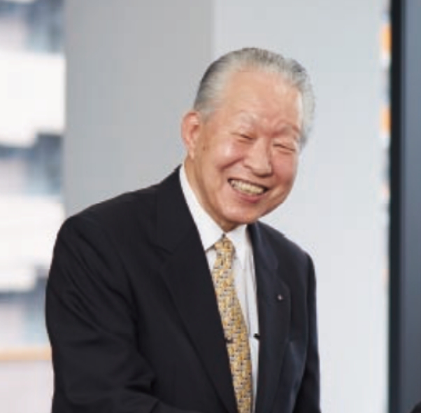 大阪商業大学校友会 会長　髙岸 暎治